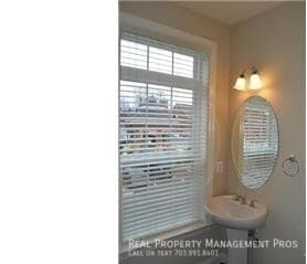 Building Photo - 10607 Legacy Ln