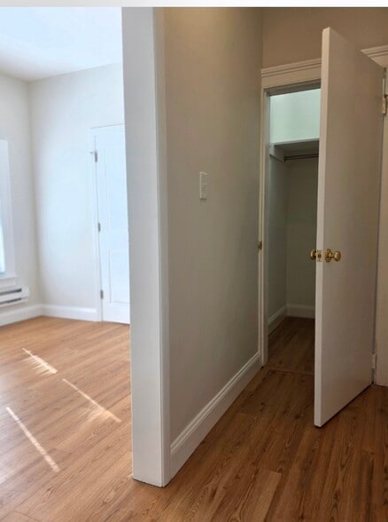 Building Photo - 29 S Adelaide Ave