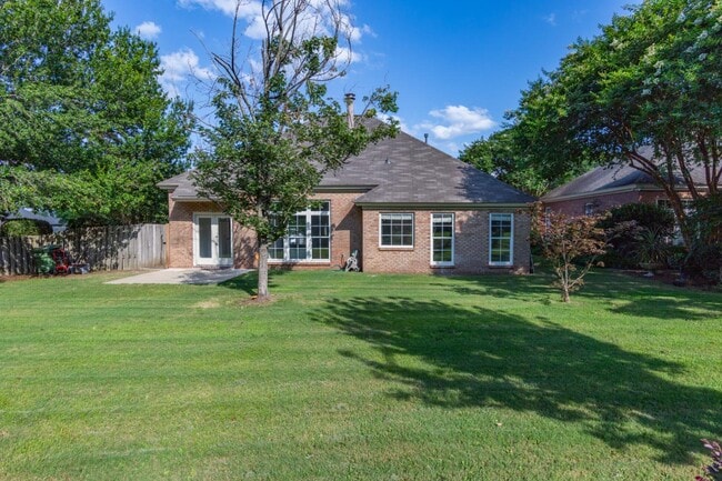 Building Photo - 9300 Greythorne Way