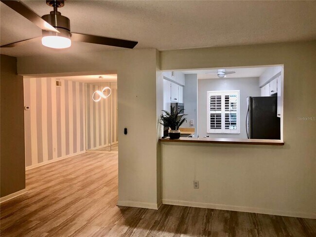 Building Photo - 3399 Mermoor Dr