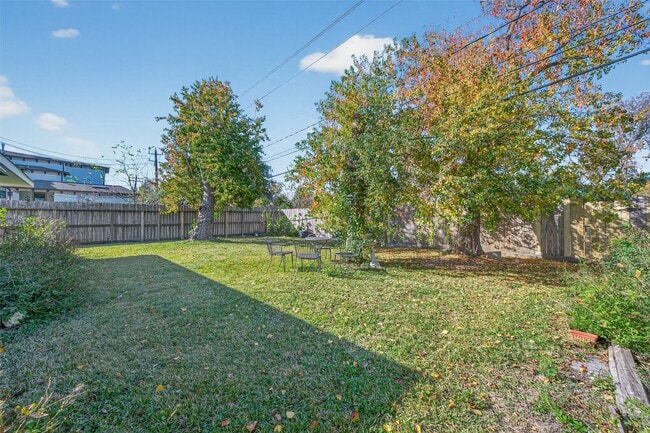 Building Photo - 9310 Cliffwood Dr