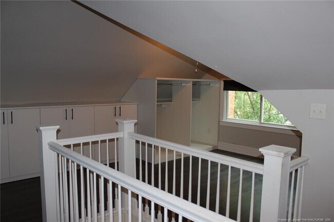 Building Photo - 236 Pinecrest Dr