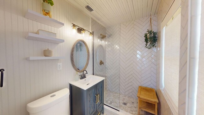 Building Photo - Presenting a meticulously renovated and fu...