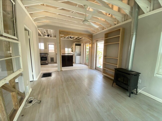 Building Photo - A North Park Gem! Remodeled! One of a kind...