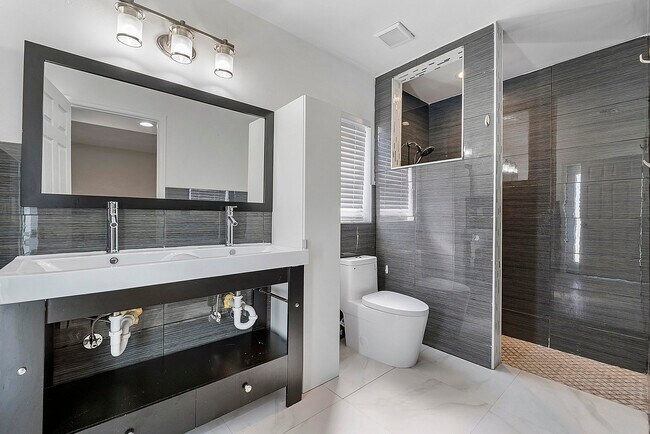 Building Photo - 11461 NW 39th St