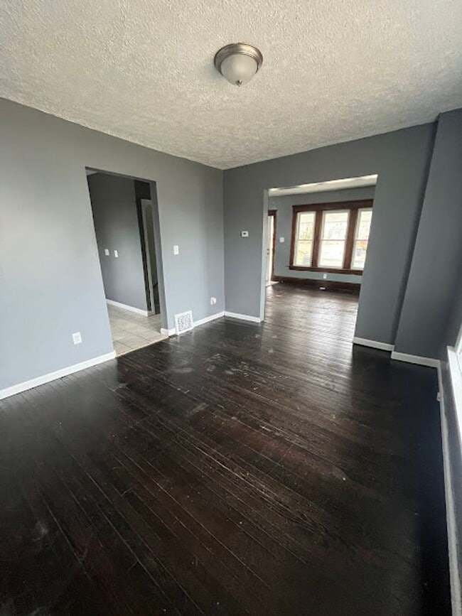 Building Photo - 3 Bedroom 1 Bathroom Home for Rent - Appli...
