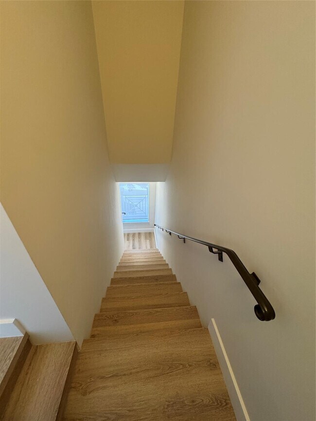 Building Photo - 2710 NE 184th Terrace