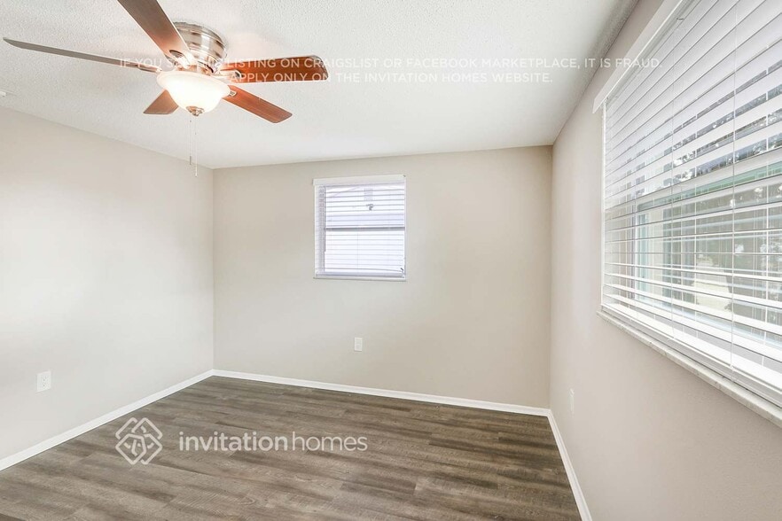 Building Photo - 7935 Fox Hollow Dr