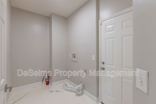 Building Photo - 1012 Beech Tree Ln