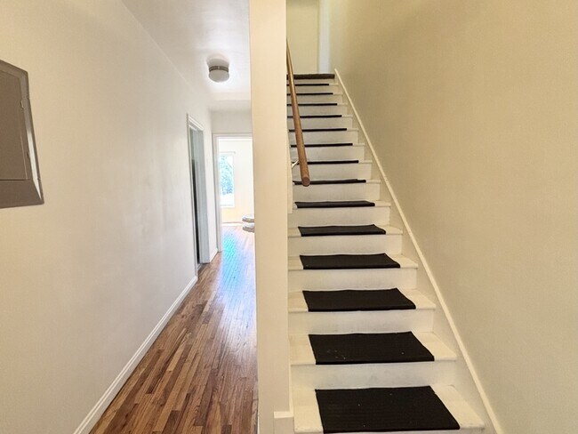 Building Photo - 1507 S 700 E