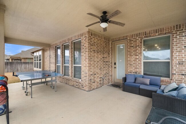 Building Photo - Fully Furnished Home in South Grand Prairi...