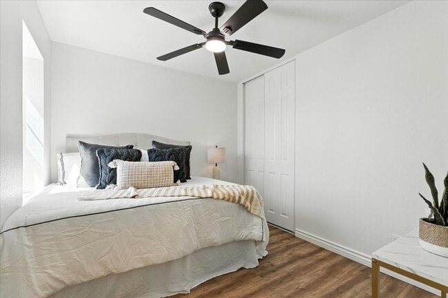 Building Photo - 6979 Walker Ct