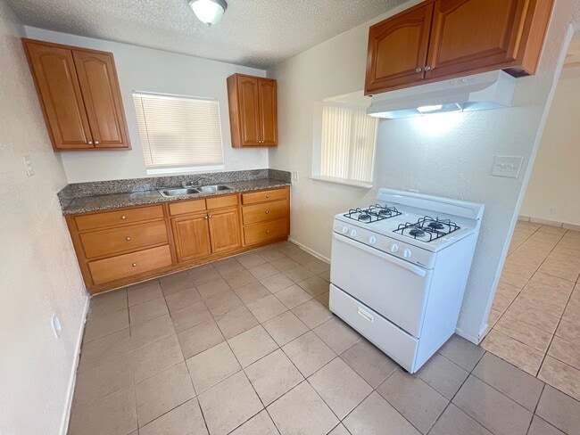 Building Photo - 26953 Cypress St