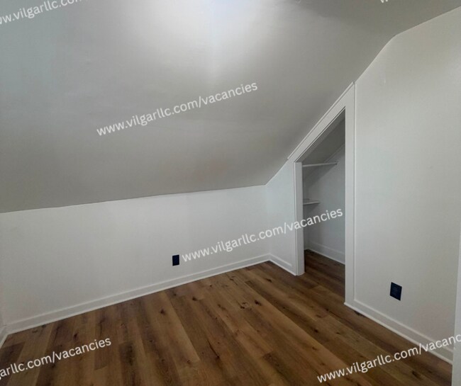 Building Photo - 5035 Tod Ave