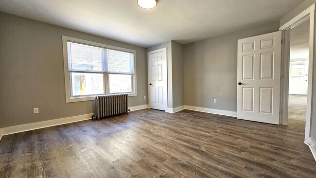 Building Photo - 43-47-47 Willow St