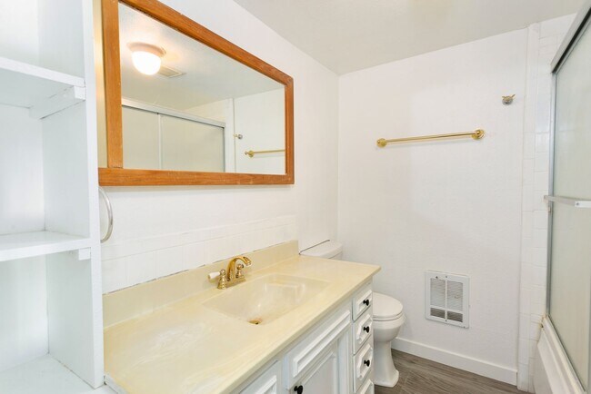 Building Photo - Modern 4bd 2.5 bath Home