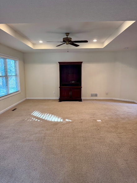 Building Photo - 406 Valley Greens Rd