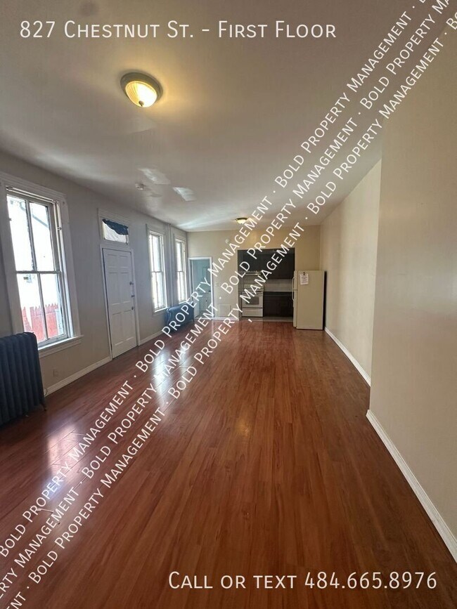 Building Photo - 827 Chestnut St