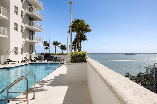 Primary Photo - 1200 Brickell Bay Dr