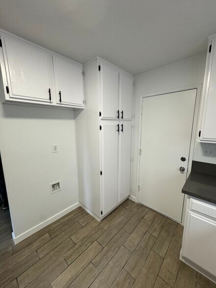 Building Photo - 366 Samsara Ct