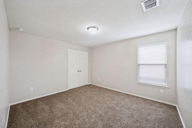 Building Photo - 2419 Sundrop Bay