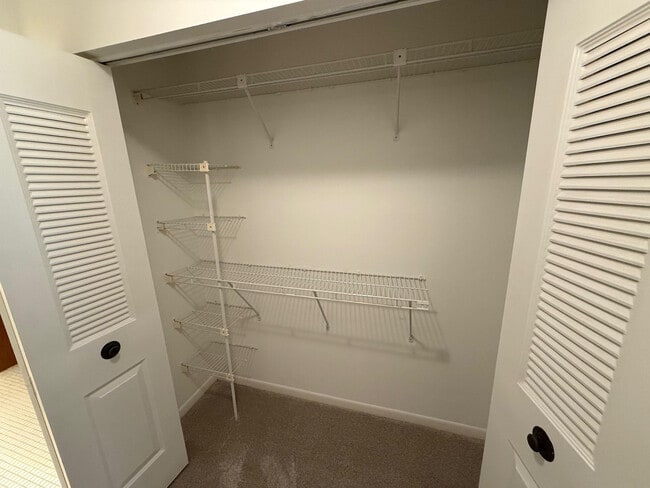 Building Photo - 6215 Coral Lake Dr