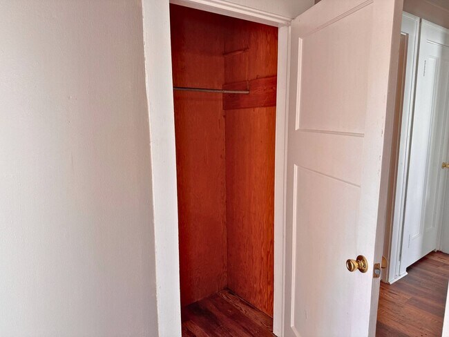 Building Photo - 1710 Monroe St