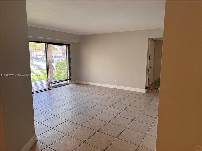 Building Photo - 10521 SW 158th Ct