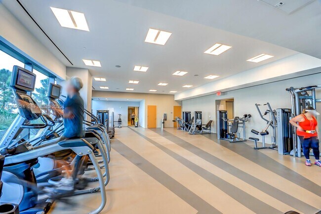 Building Photo - 88 SW 7th St