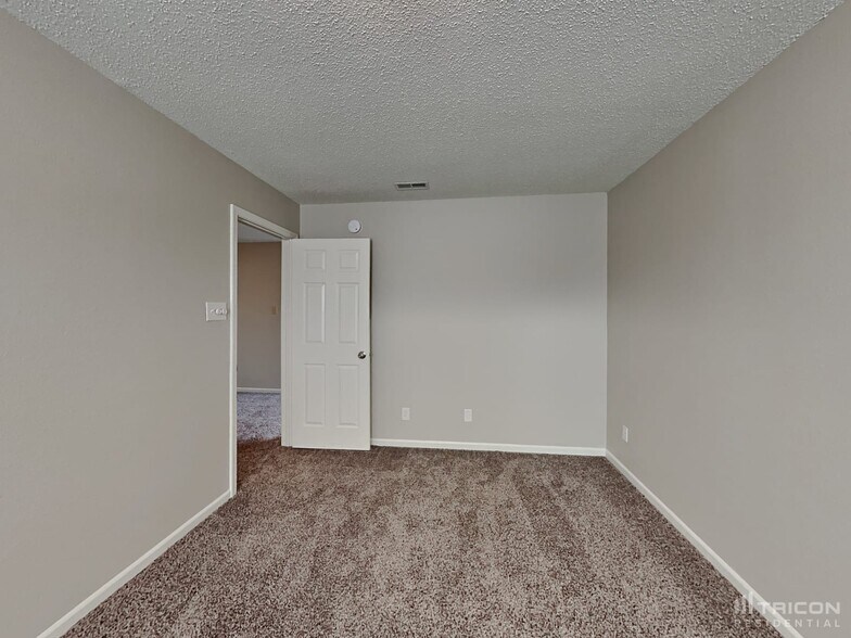 Building Photo - 2279 Westmere Dr