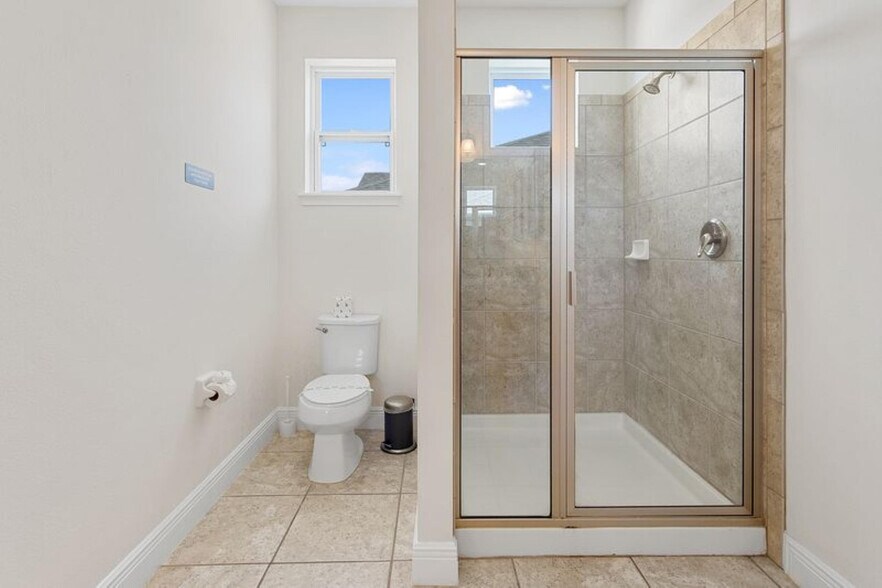 Building Photo - 361 Pendant Ct
