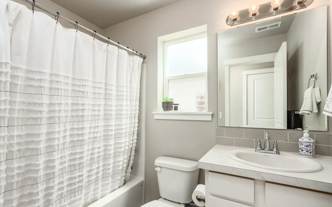 Building Photo - Master Bedroom for Rent!