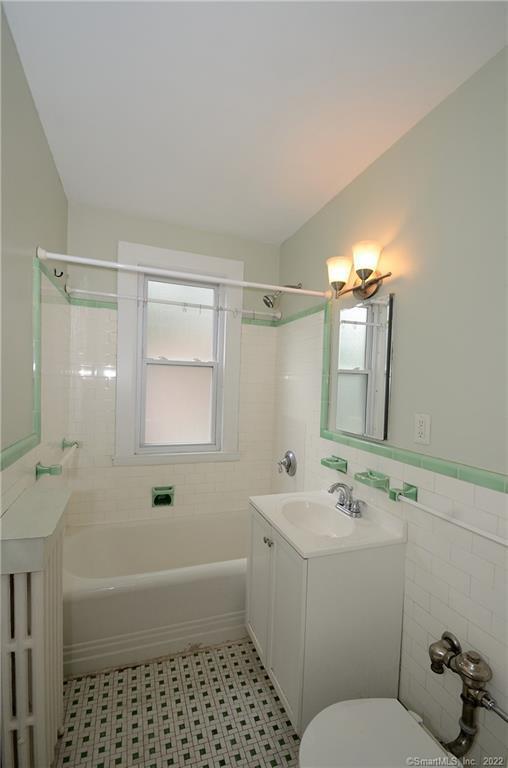 Building Photo - 5A Robin Rd