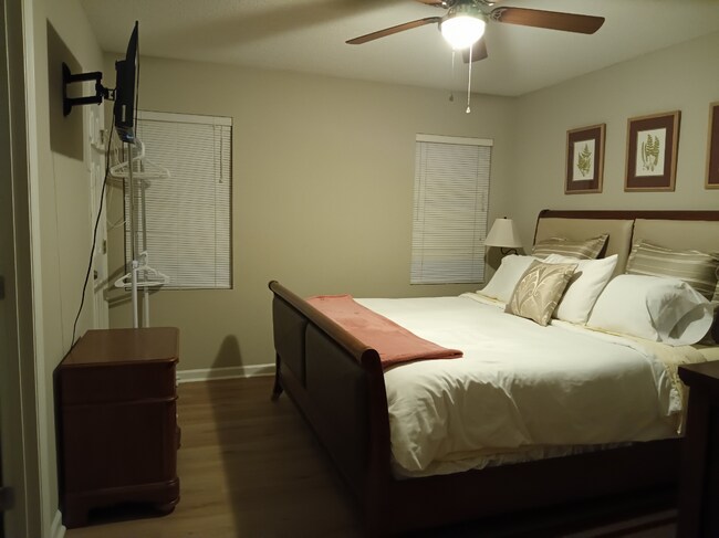 Bedroom #1 King Master Bedroom w/ Private Bathroom in Bedroom, Smart TV, Ceiling Fan Light, Dressers - 2901 Westgate Dr