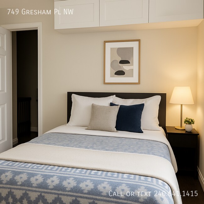 Building Photo - 749 Gresham Pl NW