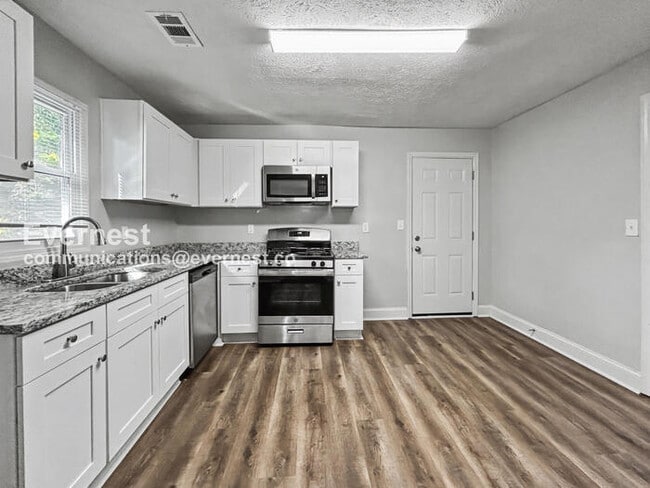 Building Photo - 3741 Loren Dr