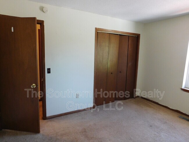 Building Photo - 2439 US-411