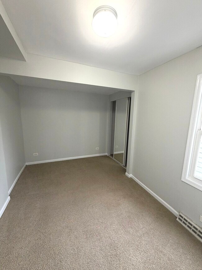 Building Photo - 2209 Douglas Ave