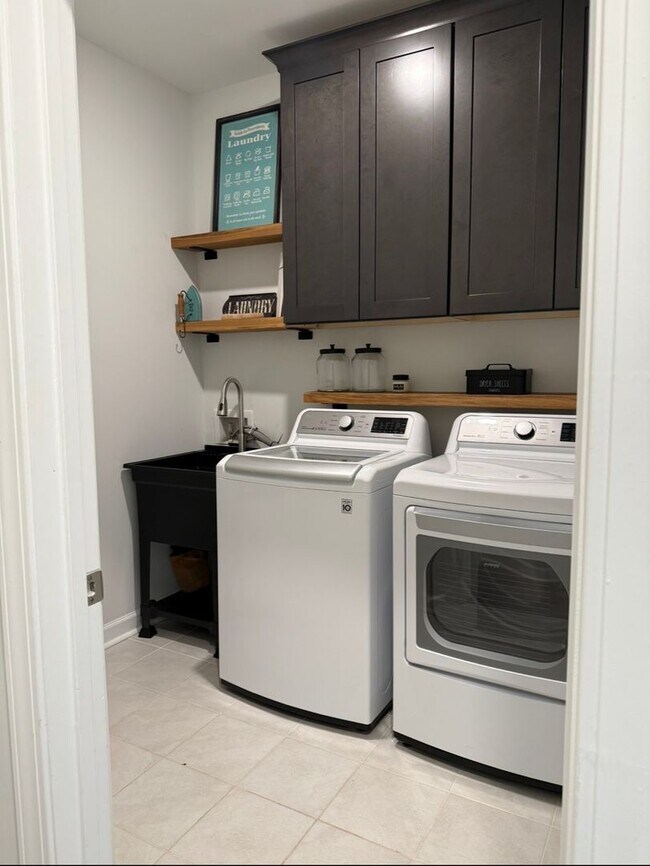 Building Photo - Luxury Living in Simpsonville – Spacious Home with Premium Amenities