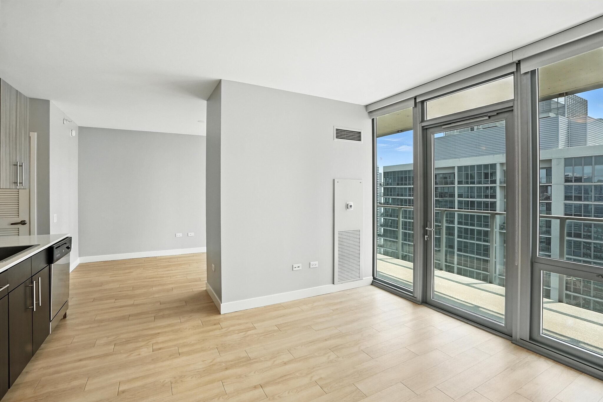 Building Photo - 337 E Wacker Dr