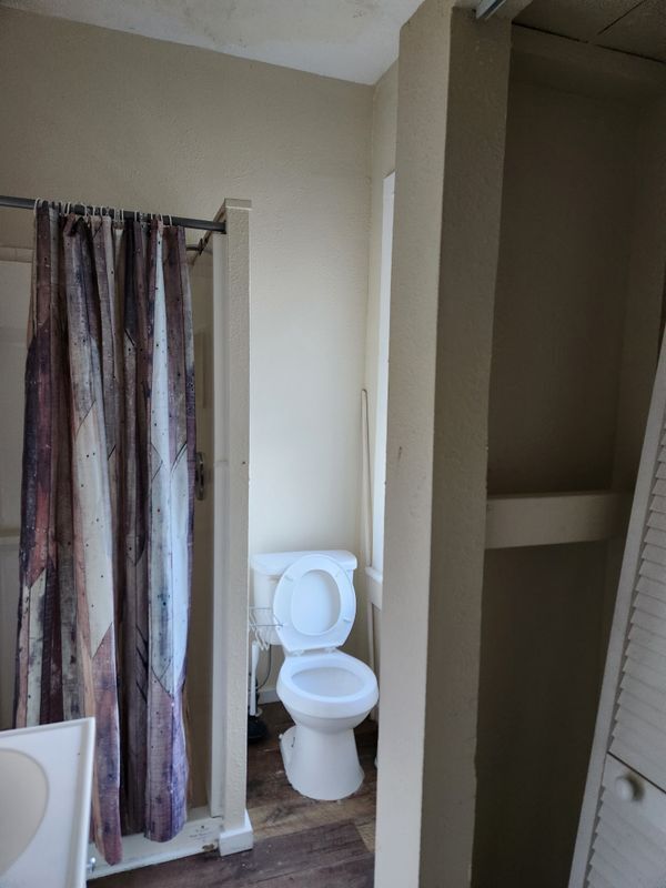 Building Photo - 731 Ave A SW