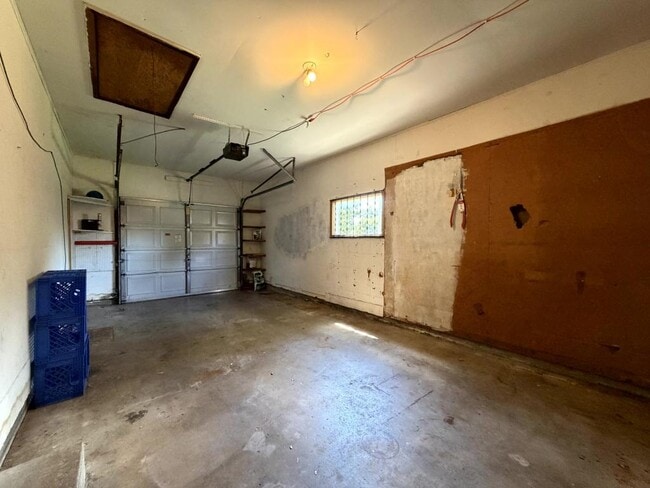 Building Photo - 1302 E 13th Ave