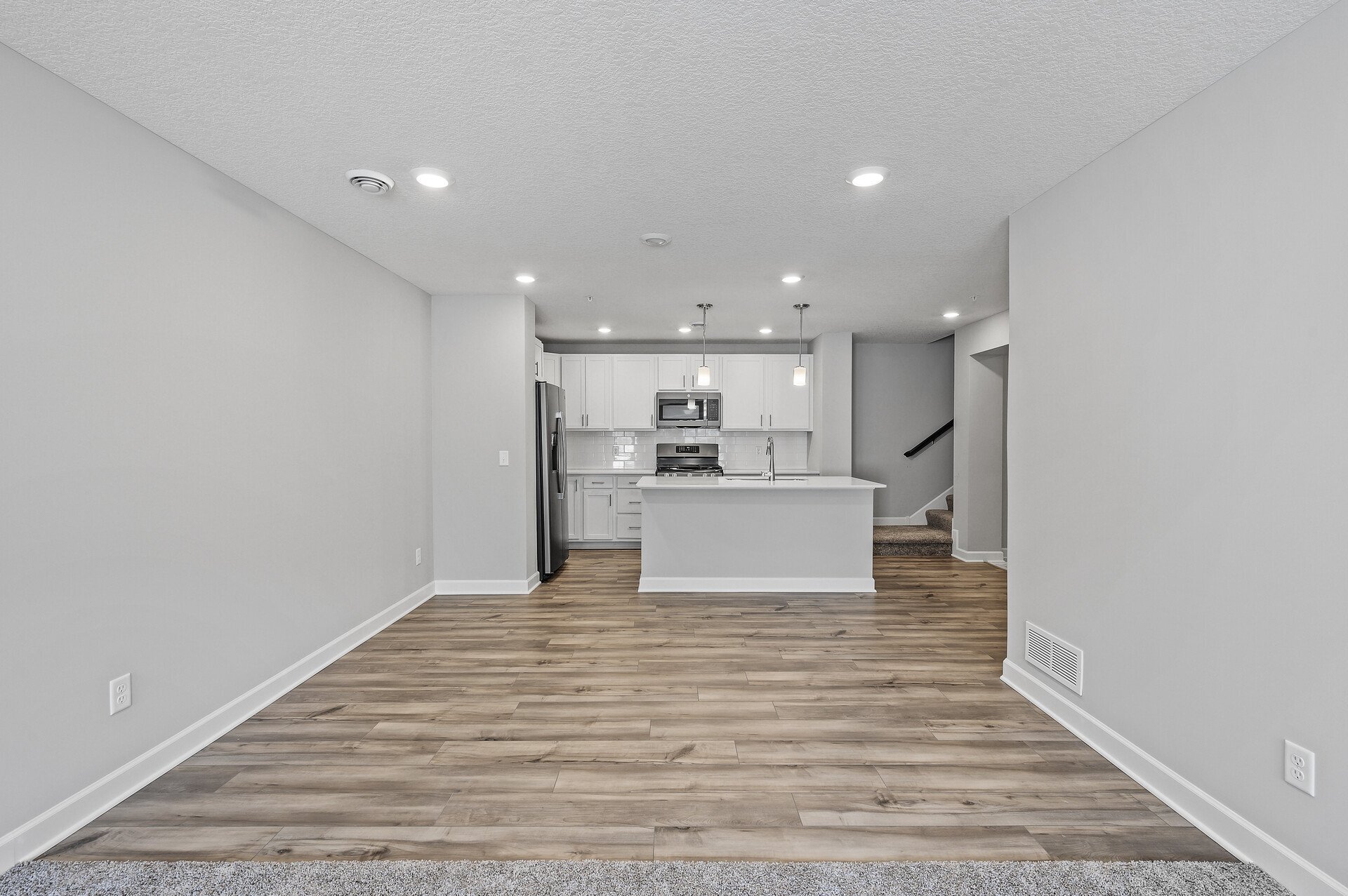 Building Photo - 15008 Ahena Curv