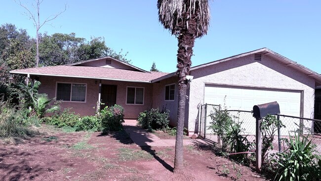 Building Photo - 2080 D St