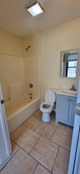 Building Photo - 30 W Beach St