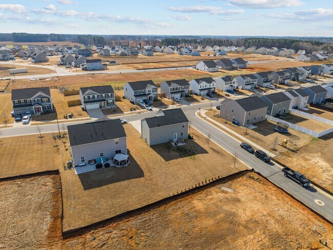 Building Photo - 160 Day Song Ct