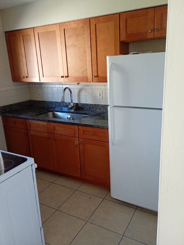 Building Photo - 111 Caribbean St