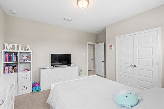 Building Photo - 4106 Sherman Oak Ln
