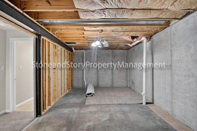 Building Photo - 6926 SW 17th St