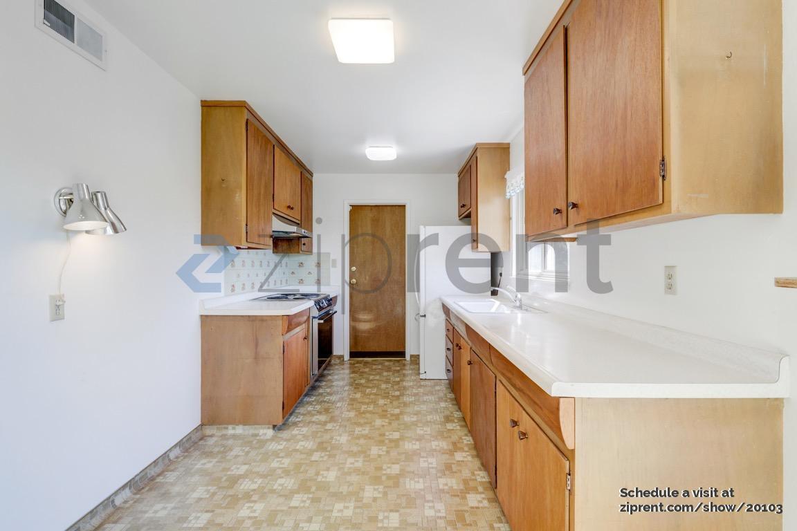 Building Photo - 3100 Ascot Ct